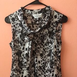 Kasper (S) black and white sleeveless blouse